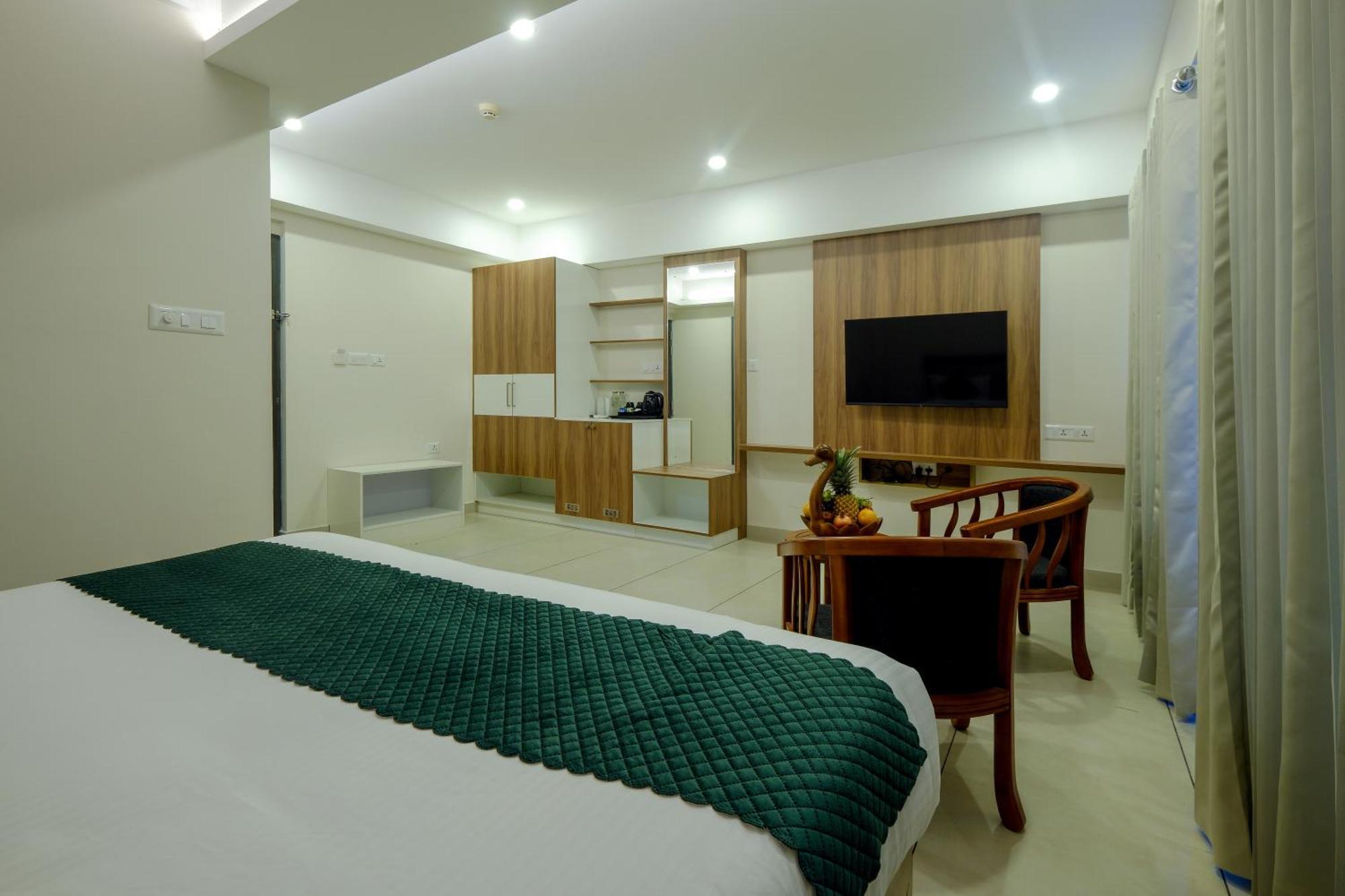 The Heartland Business Hotel, Trivandrum Thiruvananthapuram Exterior photo