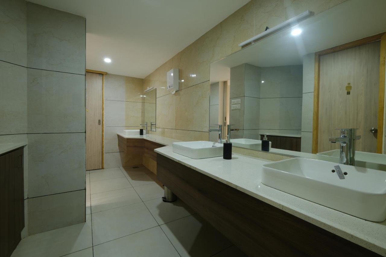 The Heartland Business Hotel, Trivandrum Thiruvananthapuram Exterior photo